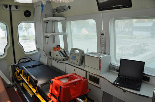 汶上县救护车内部